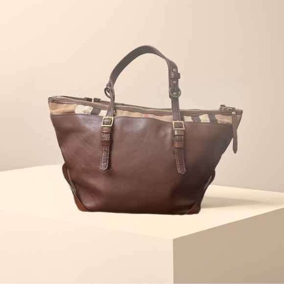 Burberry Women’s Brown Leather Tote Handbag Purse Made in Italy 100% Authentic - Picture 6 of 10